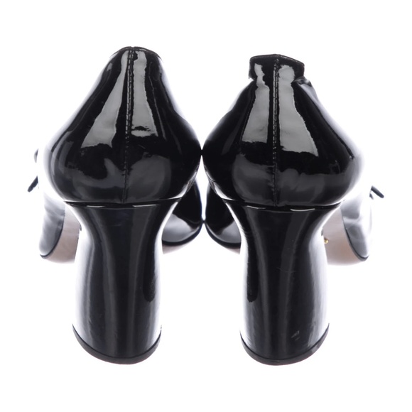 Black patent leather Prada pumps with silver butto - Picture 3 of 8